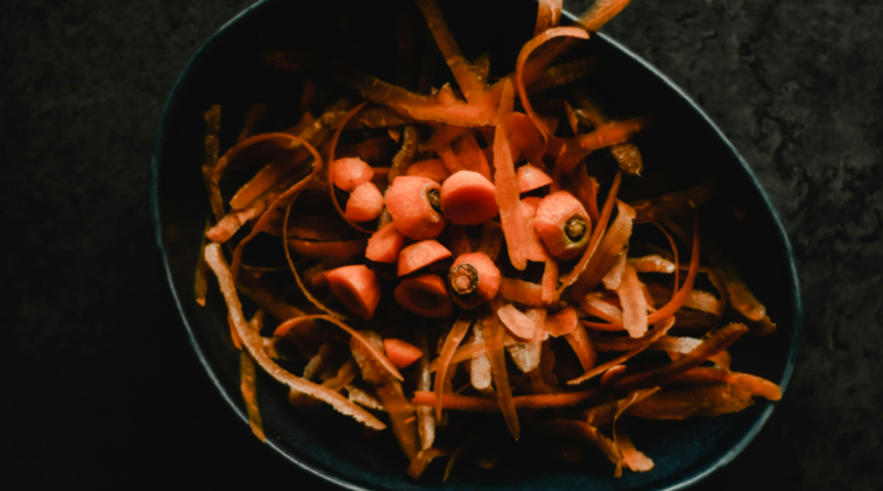 How to Create Zero-Waste Recipes Using Food Scraps