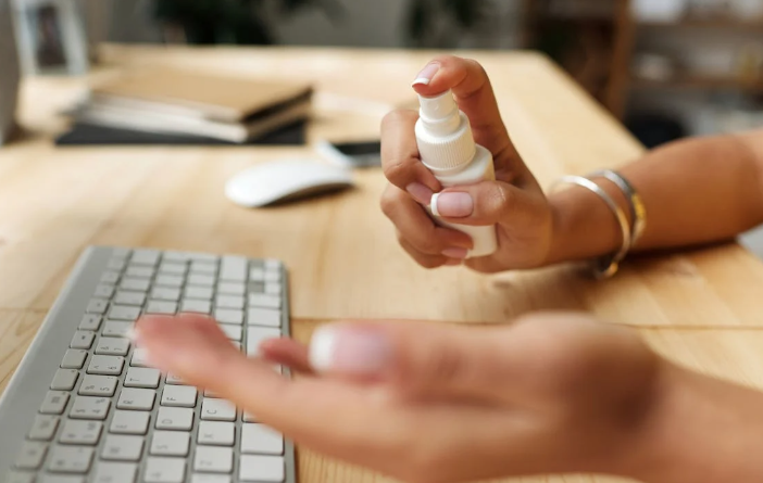 Personal UV Sanitizers for Daily Tech Hygiene