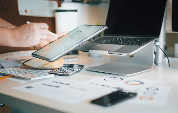 The Evolution of E-Ink Technology: From E-Readers to Smart Notebooks