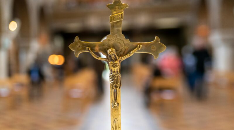 What’s the Difference Between Catholic and Christian