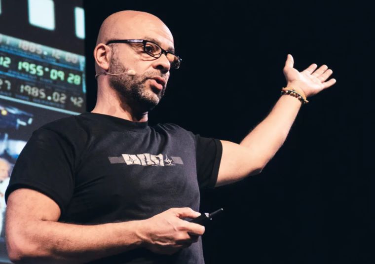 Mo Gawdat: AI Will Wipe Out Middle Class Jobs—and Soon