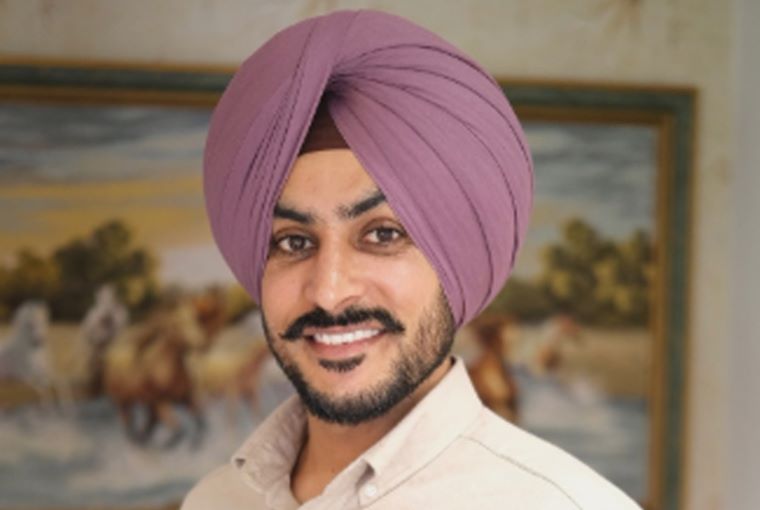 Punjabi Singer Rajvir Jawanda Critically Injured in Road Accident in Himachal Pradesh
