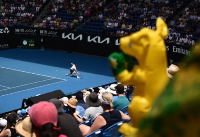 Australian Open 2026: Big Names Advance, Home Hopes Fade Except ‘Demon’ De Minaur