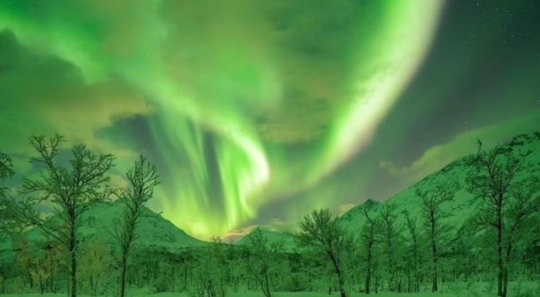 Solar Storm June 2026: Will India Witness the Northern Lights Tonight? Cities Most Likely to See Rare Auroras