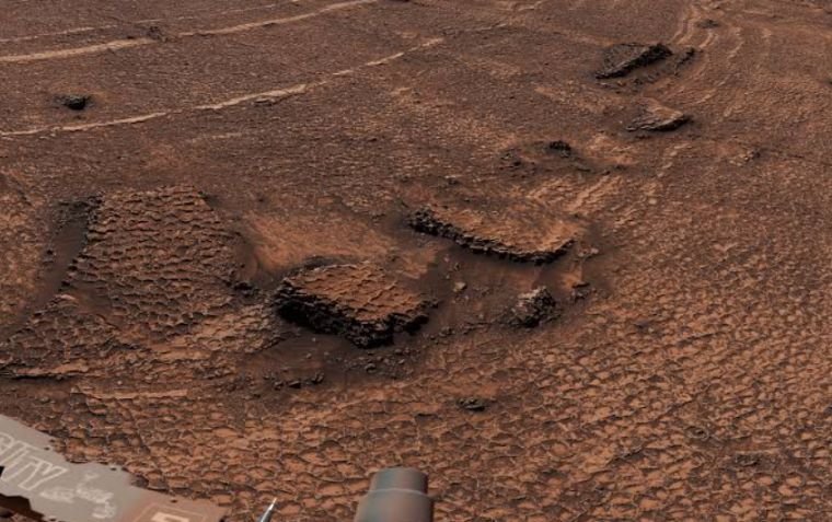  NASA’s Curiosity Rover Finds Vast Honeycomb-Like Terrain on Mars