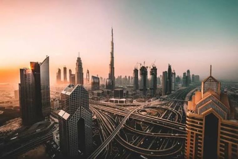 24 Hours That Shook the UAE: Missile Alert, Iran Blame and a Sudden Trade Halt